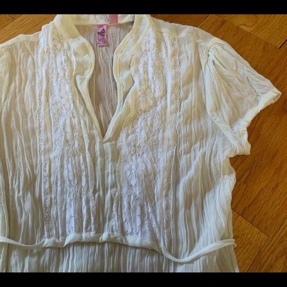 Dolled Up Blouse - Picture 3 of 6